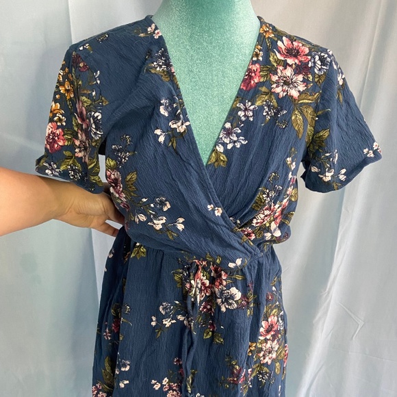 Xhilaration Dresses & Skirts - Xhilaration : Floral dress